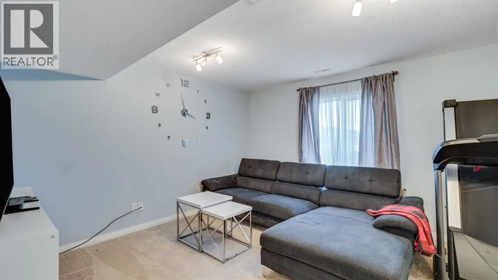 343 Hillcrest Heights SW