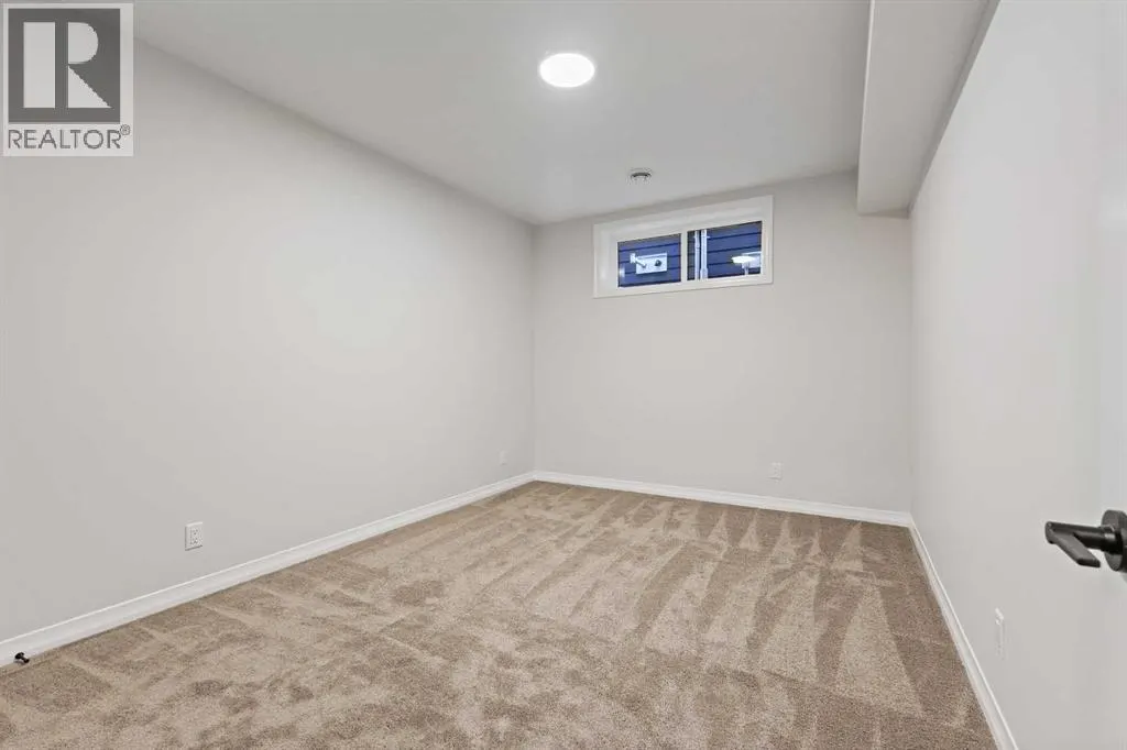 368 Magnolia Crescent SE