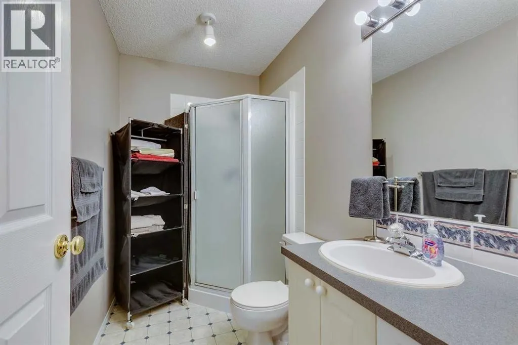 305, 7 Harvest Gold Manor NE