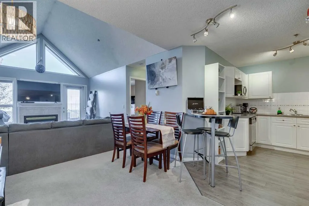 305, 7 Harvest Gold Manor NE