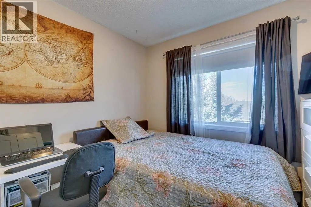 305, 7 Harvest Gold Manor NE