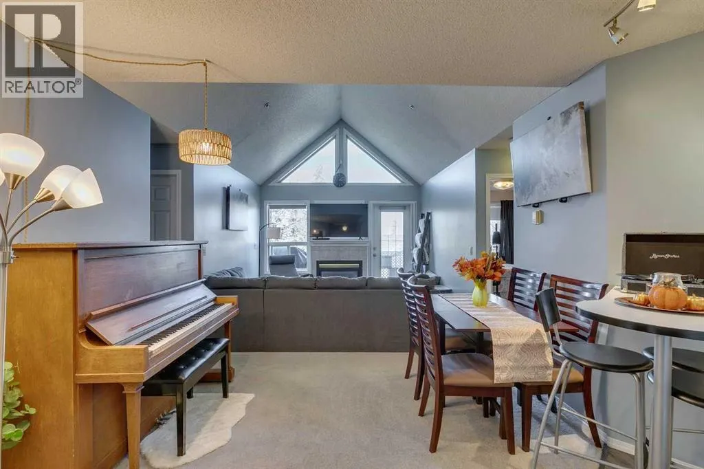 305, 7 Harvest Gold Manor NE