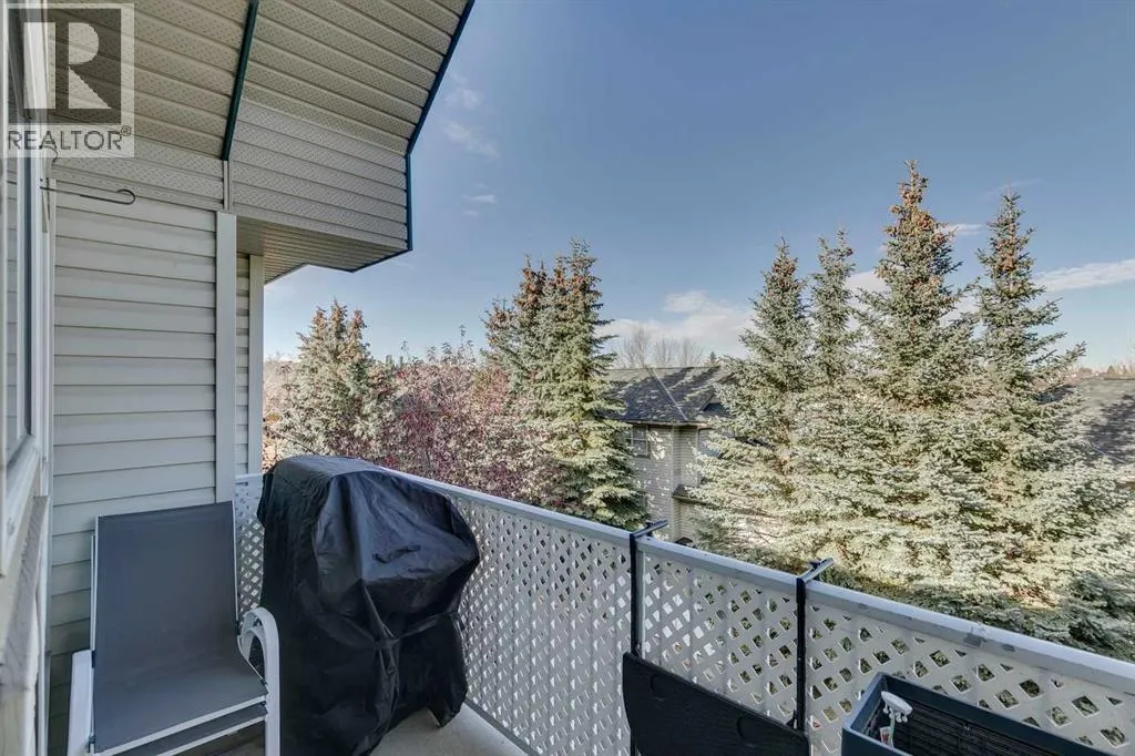 305, 7 Harvest Gold Manor NE