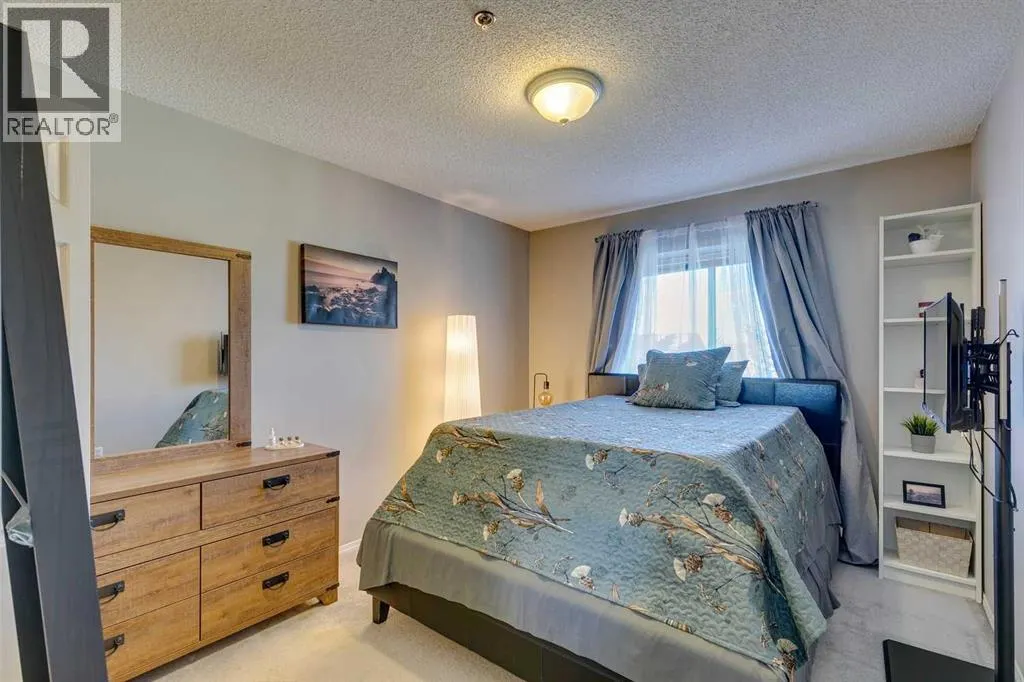 305, 7 Harvest Gold Manor NE