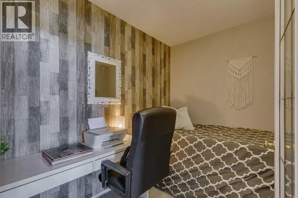 305, 7 Harvest Gold Manor NE