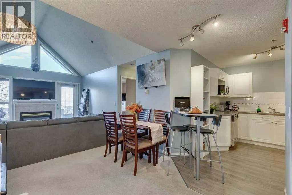 305, 7 Harvest Gold Manor NE