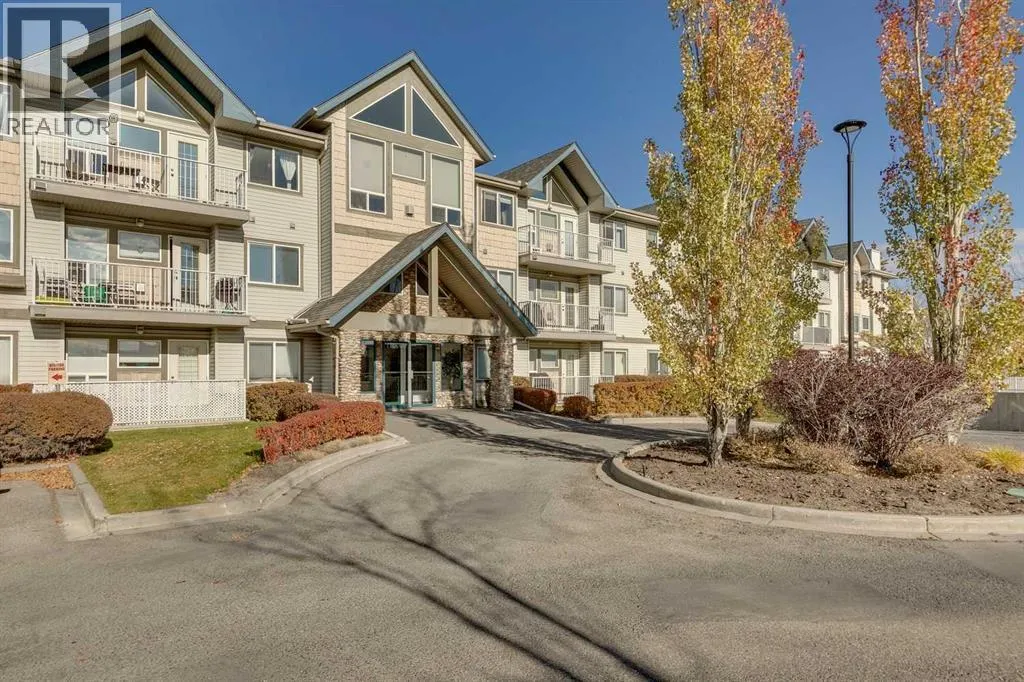 305, 7 Harvest Gold Manor NE