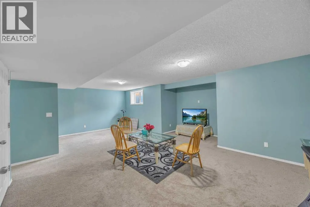 814 Copperfield Boulevard SE