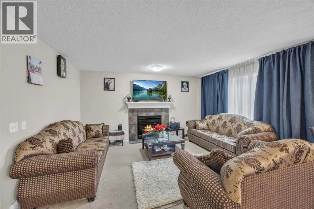 814 Copperfield Boulevard SE