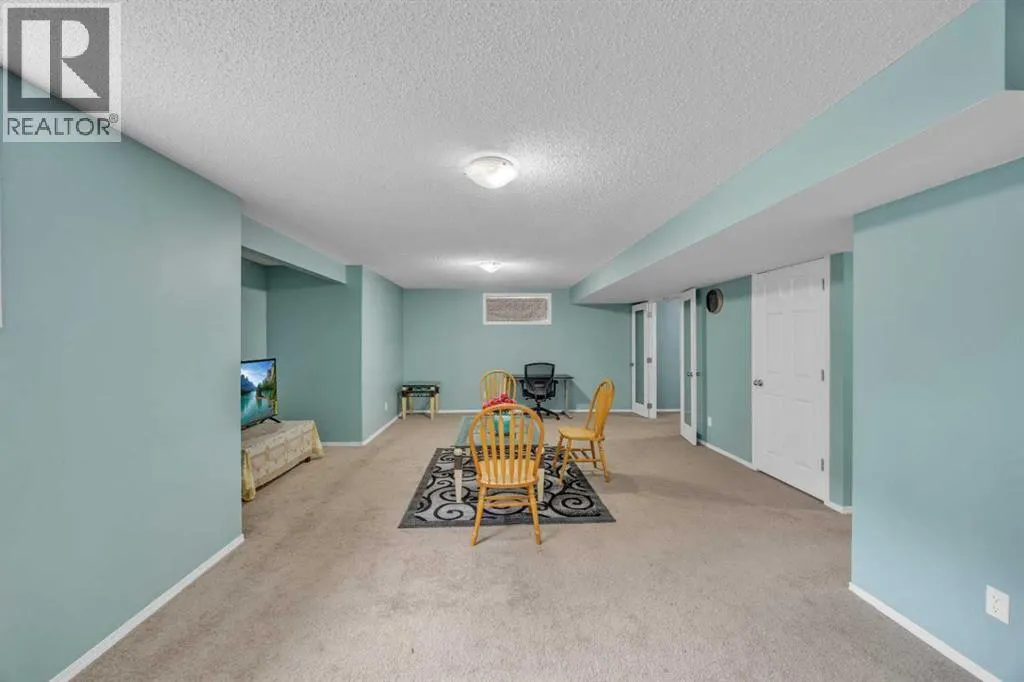 814 Copperfield Boulevard SE
