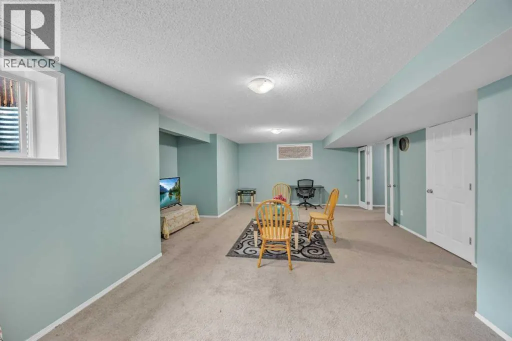 814 Copperfield Boulevard SE