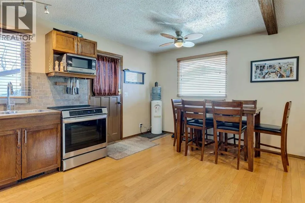 150 Midcrest Crescent SE