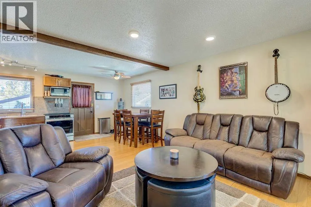 150 Midcrest Crescent SE