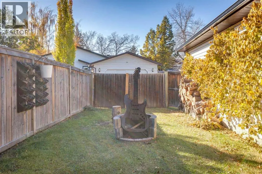 150 Midcrest Crescent SE