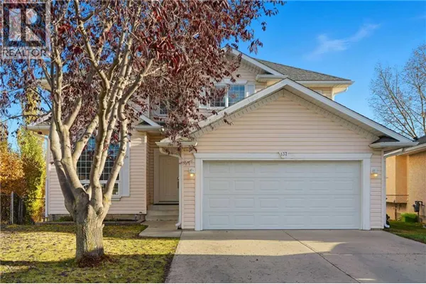 137 Sceptre Court NW