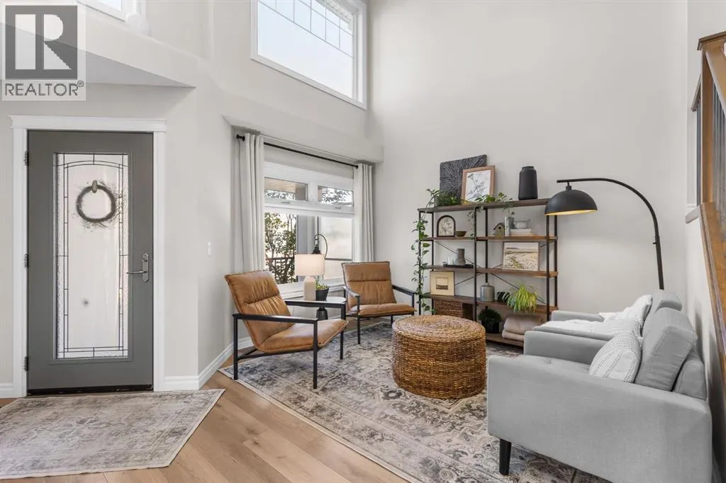 720 Woodside Drive NW