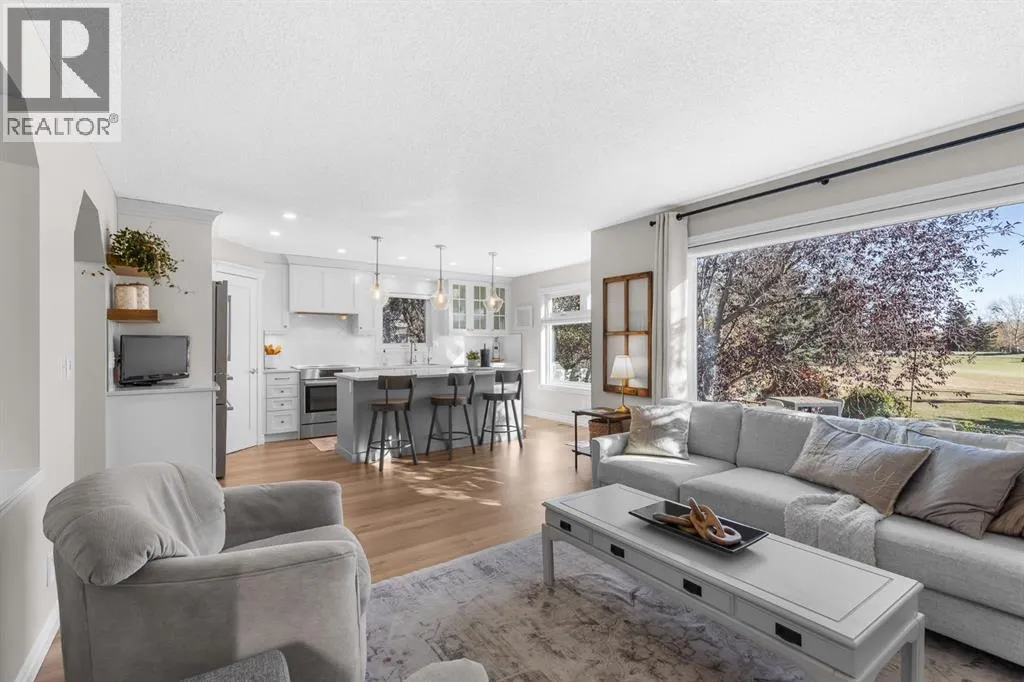 720 Woodside Drive NW