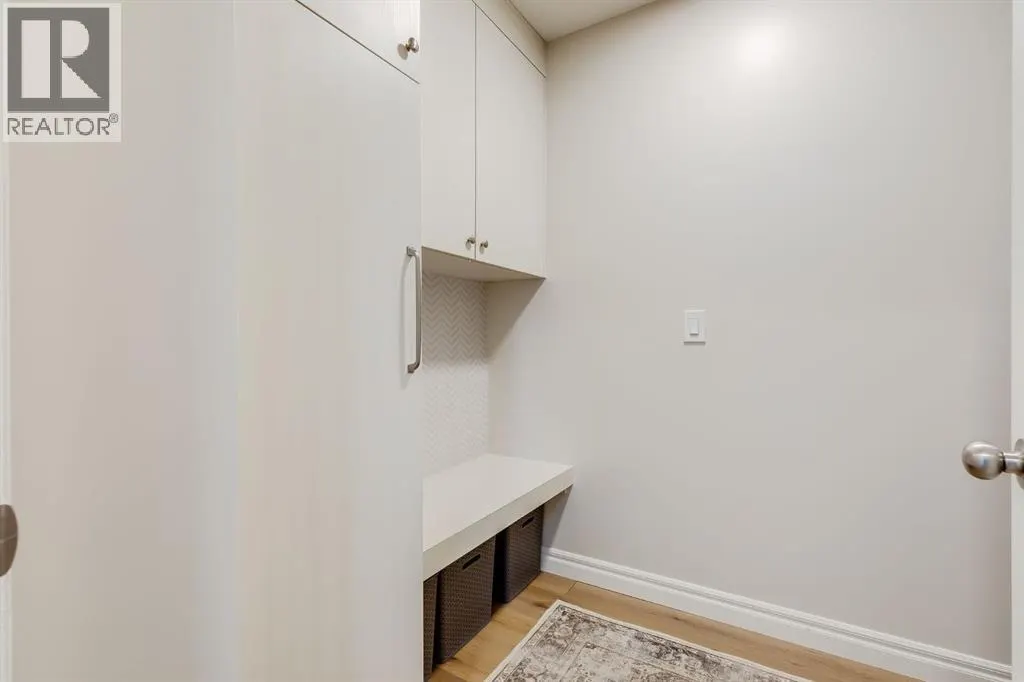 720 Woodside Drive NW