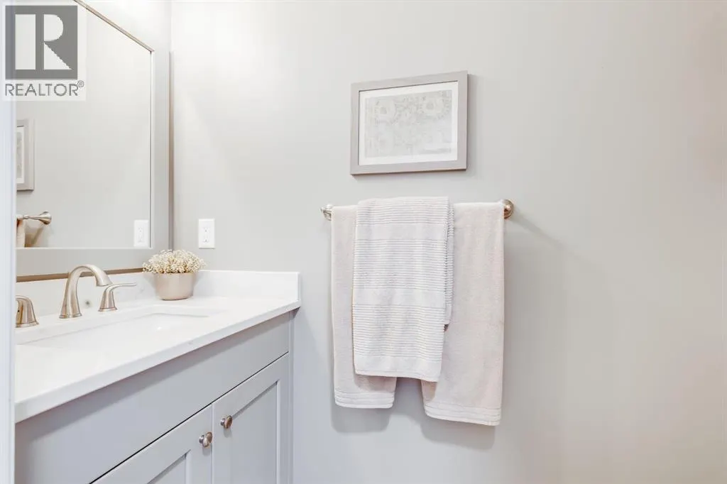 720 Woodside Drive NW