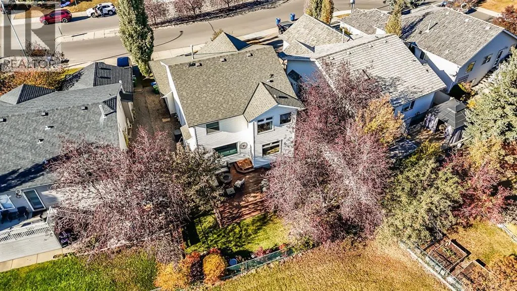 720 Woodside Drive NW