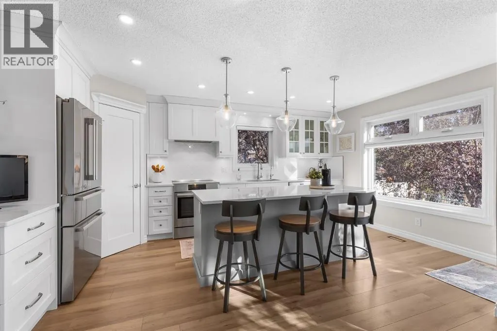 720 Woodside Drive NW