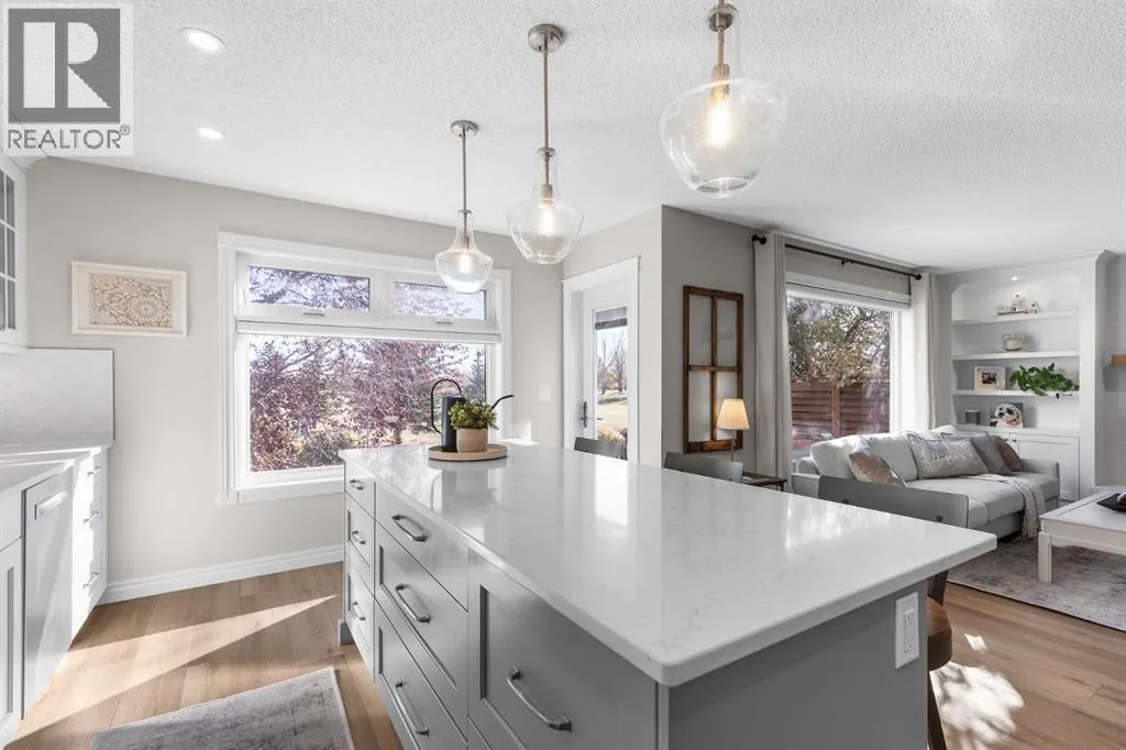 720 Woodside Drive NW