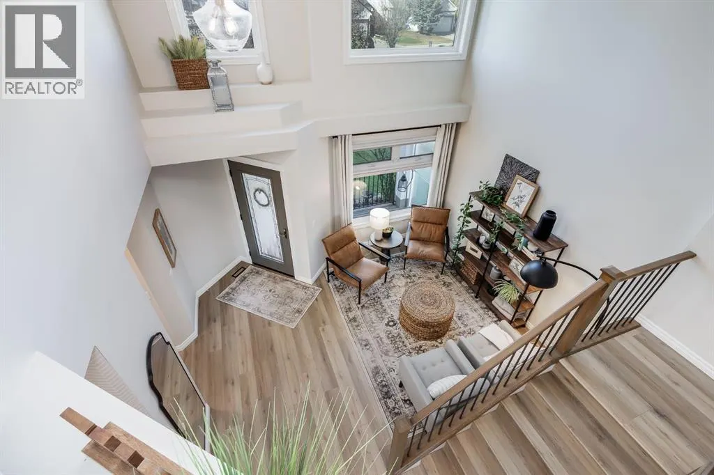 720 Woodside Drive NW