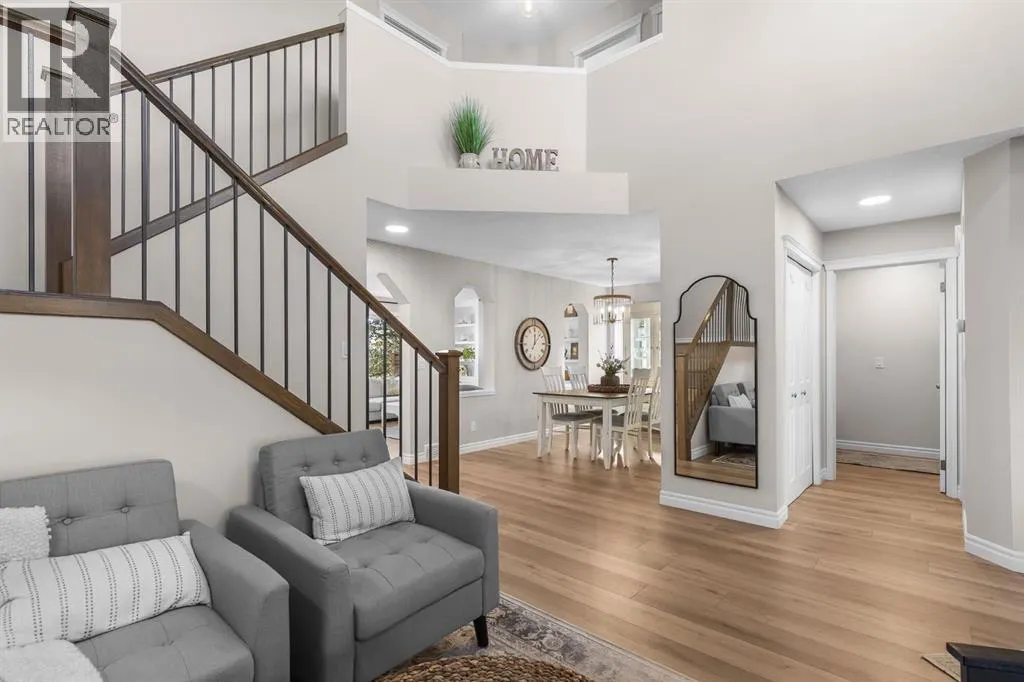 720 Woodside Drive NW