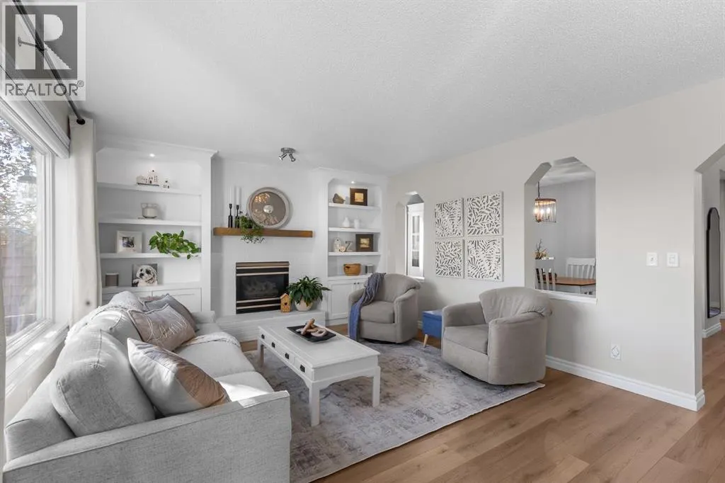 720 Woodside Drive NW