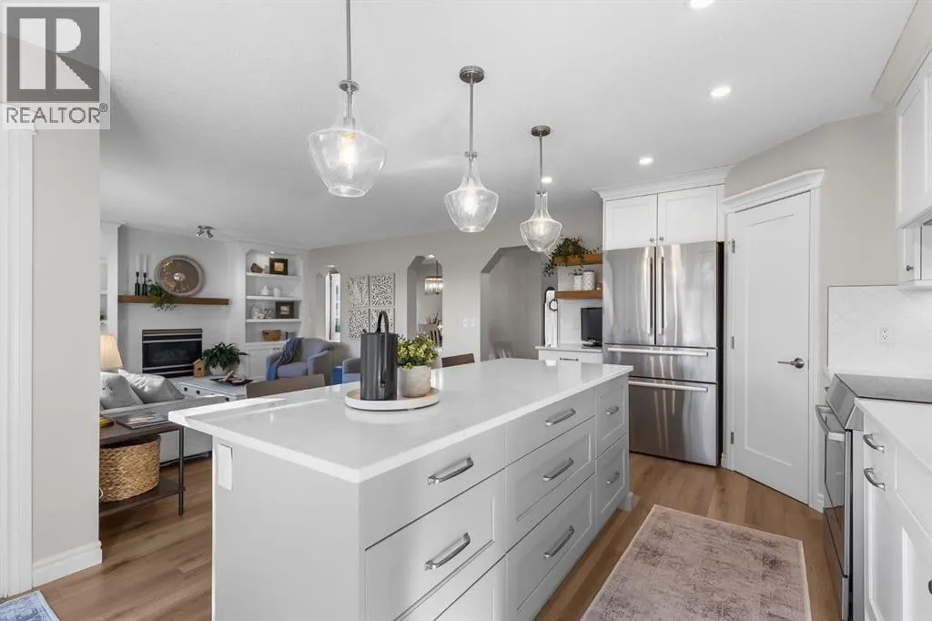 720 Woodside Drive NW