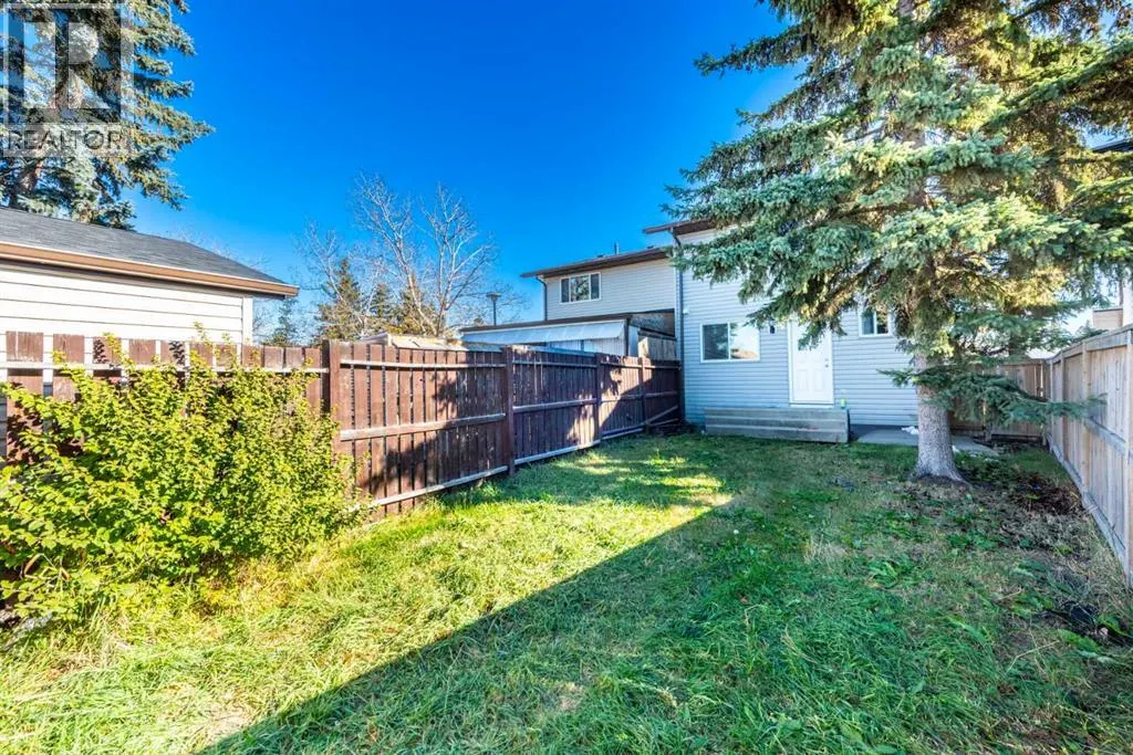 17 Castleridge Way NE