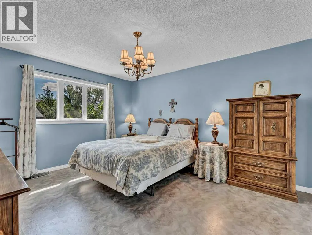 27 Turner Drive SE