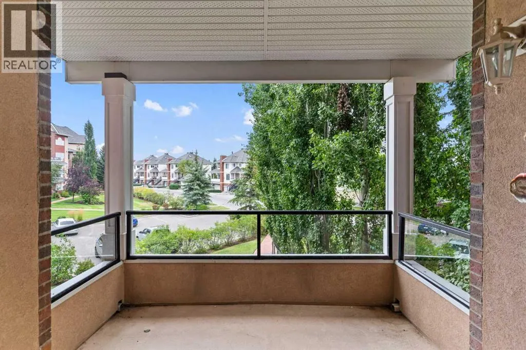 242, 30 Sierra Morena Landing SW