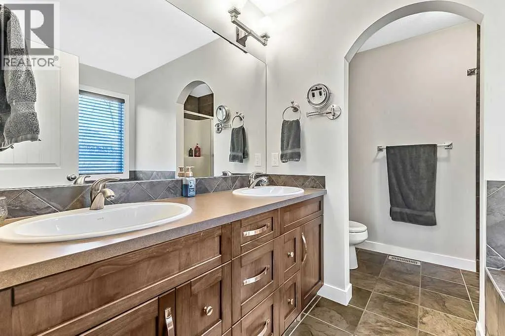 14 Crystal Green Grove