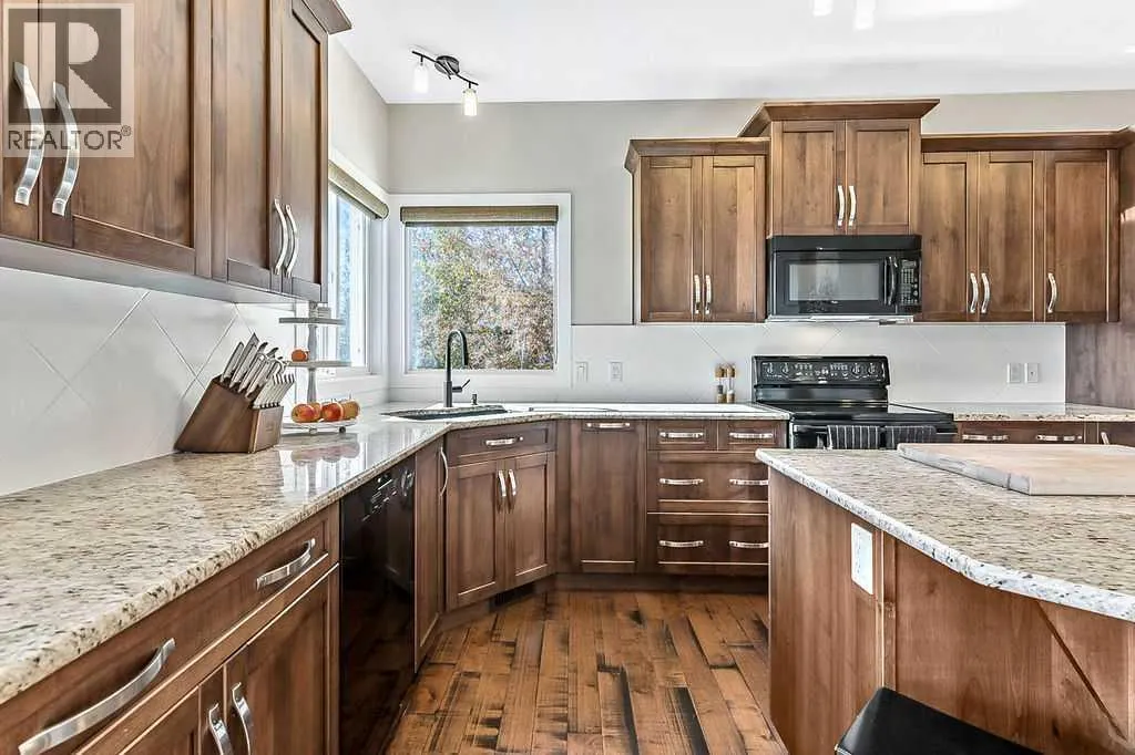 14 Crystal Green Grove