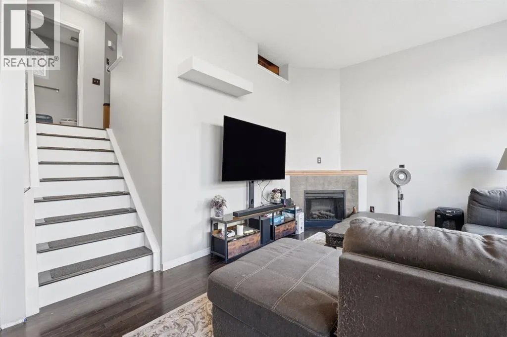 168 Copperfield Court SE
