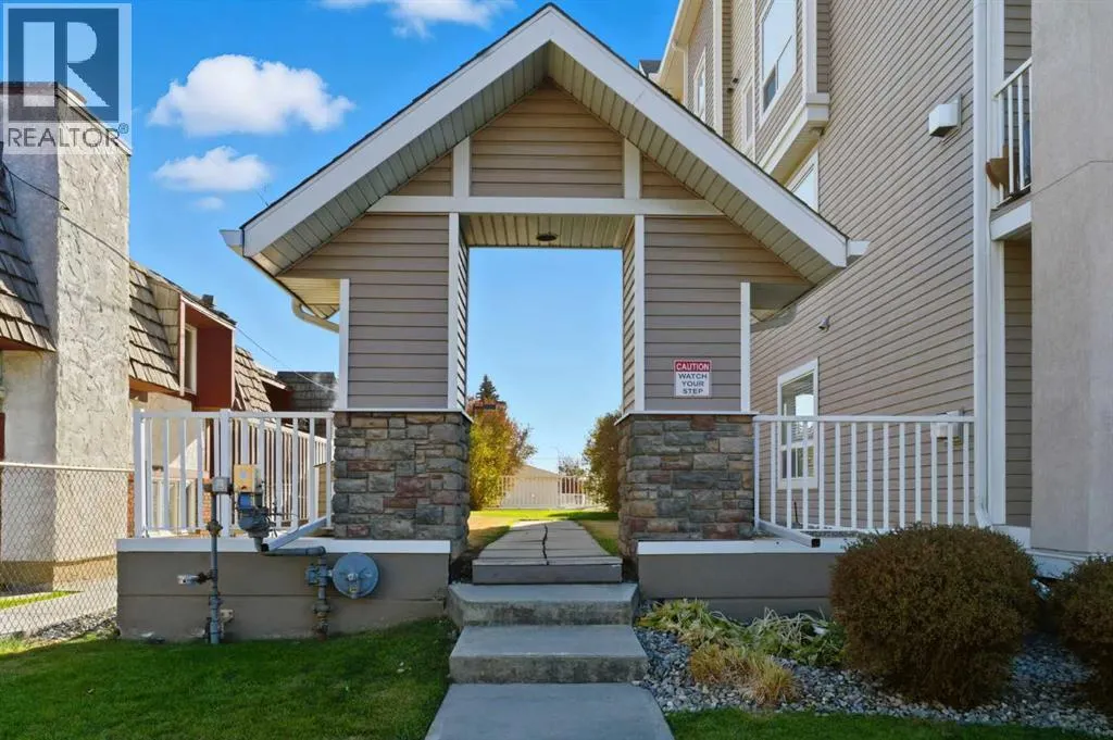 103, 128 Centre Avenue