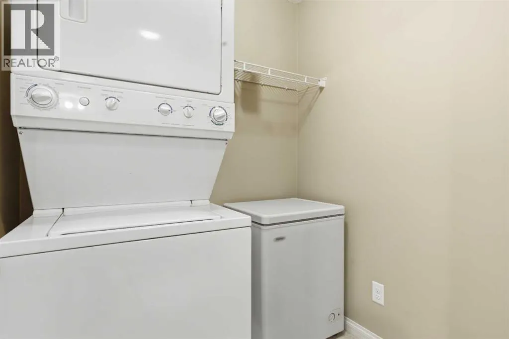 103, 128 Centre Avenue