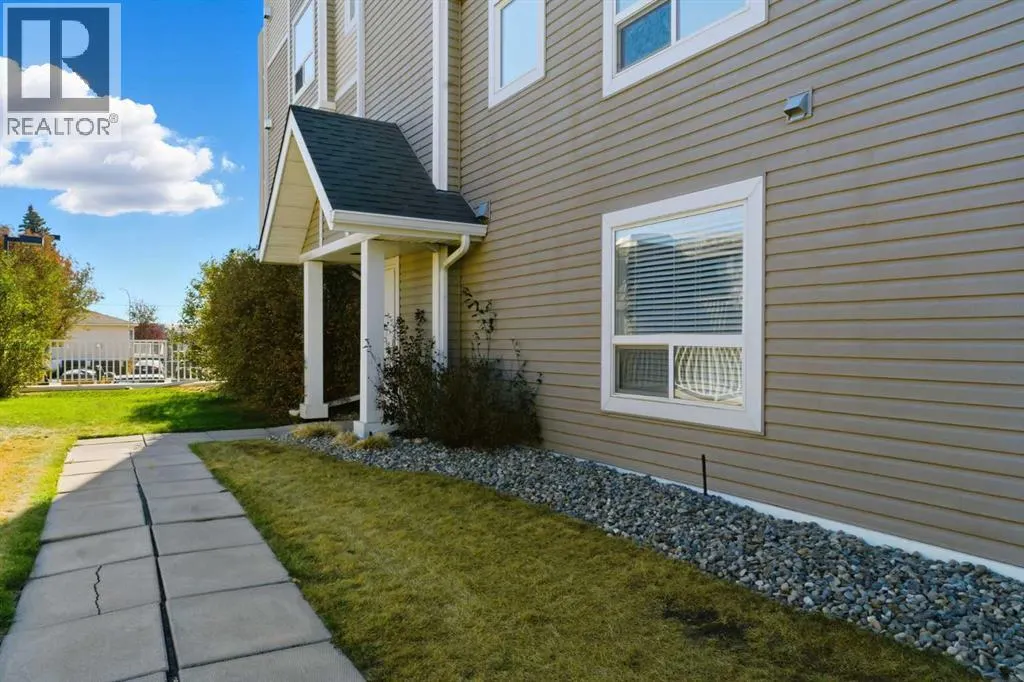 103, 128 Centre Avenue