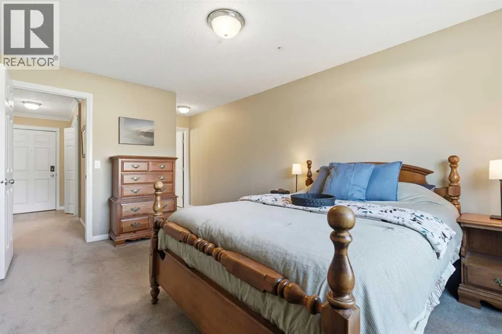 103, 128 Centre Avenue