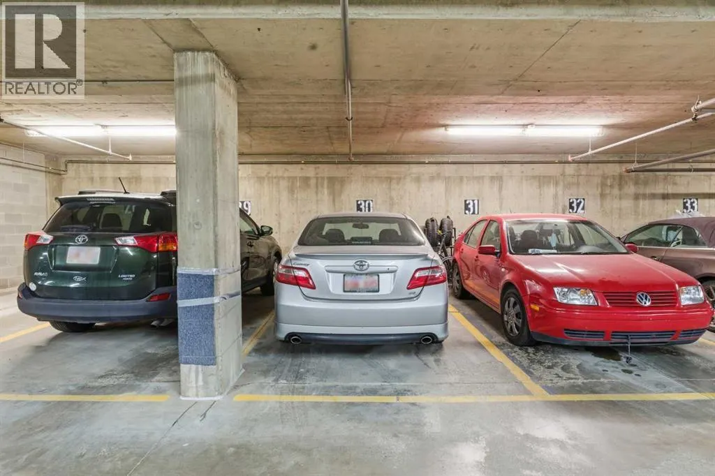 103, 128 Centre Avenue