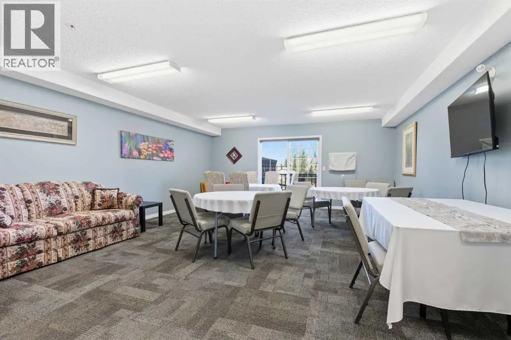 103, 128 Centre Avenue