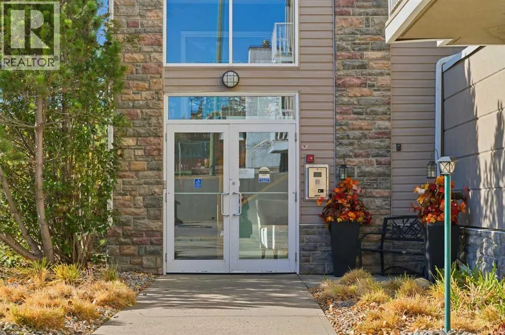 103, 128 Centre Avenue