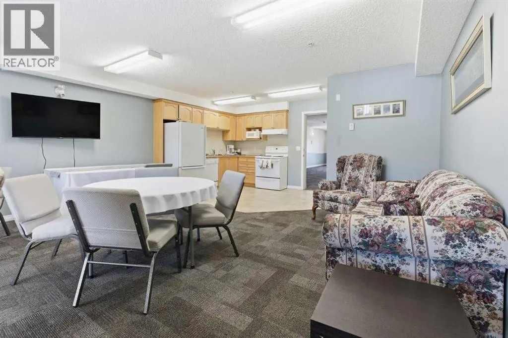 103, 128 Centre Avenue