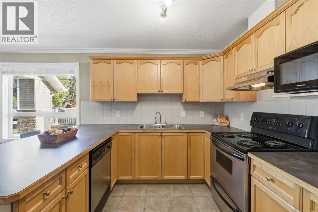 103, 128 Centre Avenue