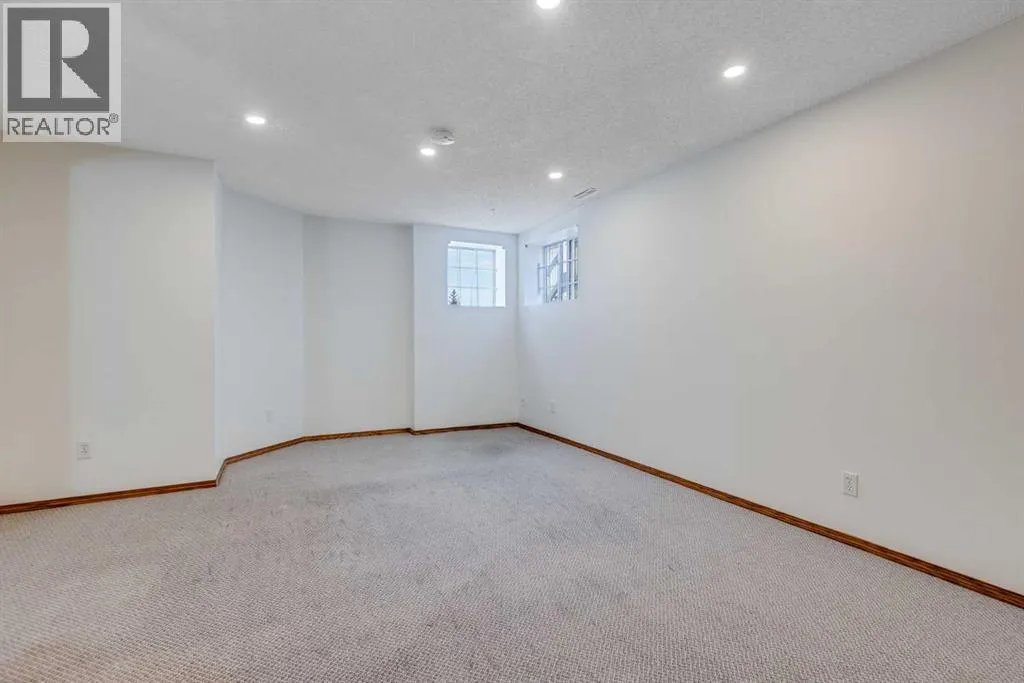 319 Douglas Glen Boulevard SE