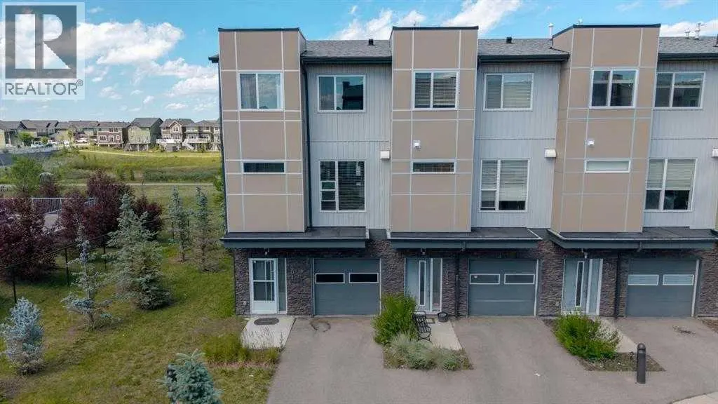 301, 70 Saddlestone Drive NE