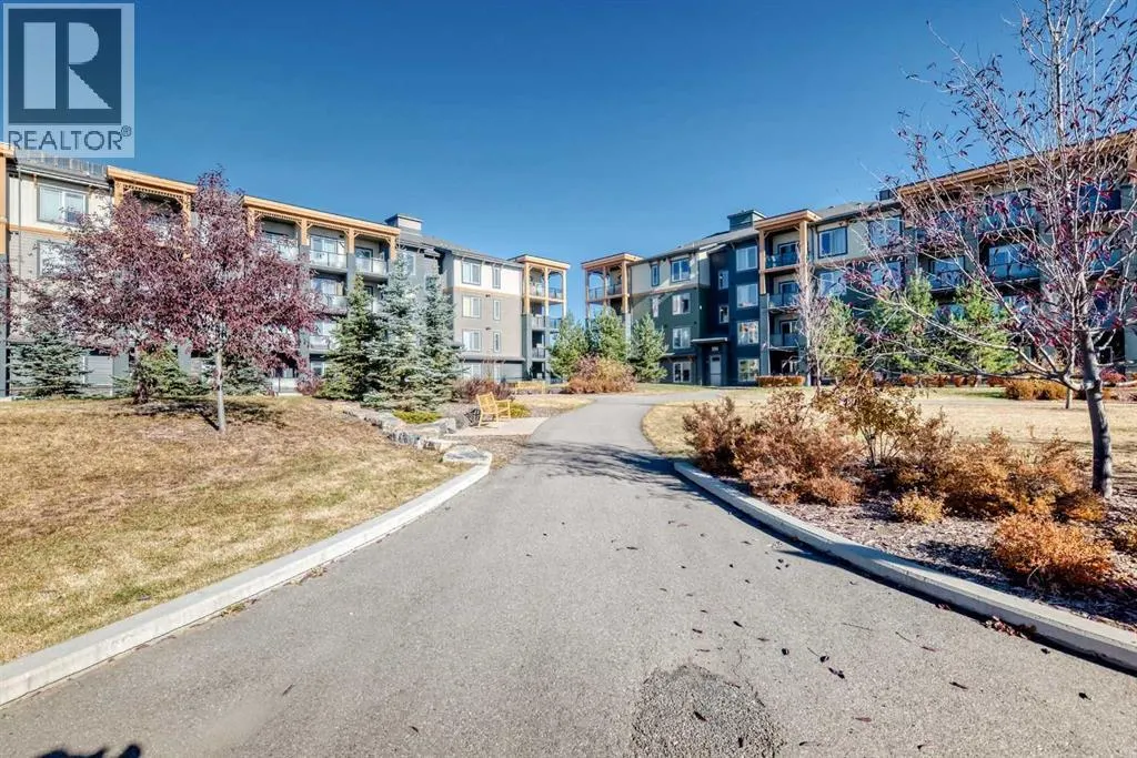 #305, 150 Auburn Meadows Manor SE