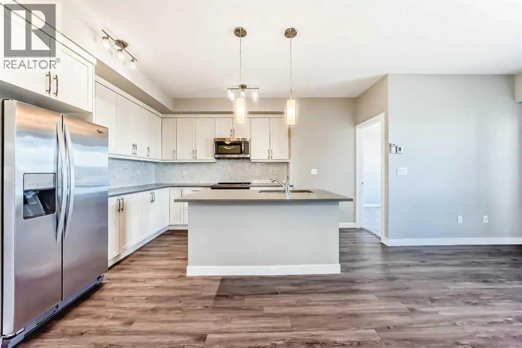 #305, 150 Auburn Meadows Manor SE