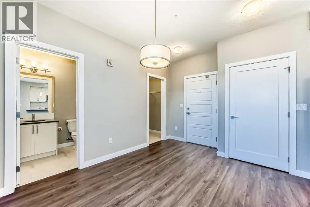 #305, 150 Auburn Meadows Manor SE